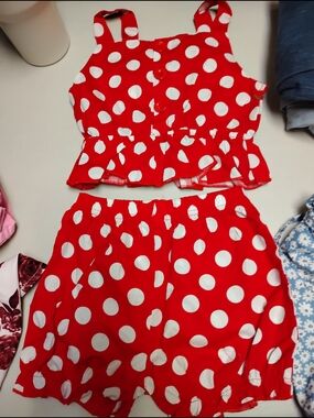 Girls' Red Polka Dot Elastic-Waist Shorts - Playful Summer Style